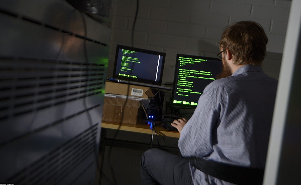 Нельзя одной рукой развивать IT-индустрию, а второй блокировать интернет.