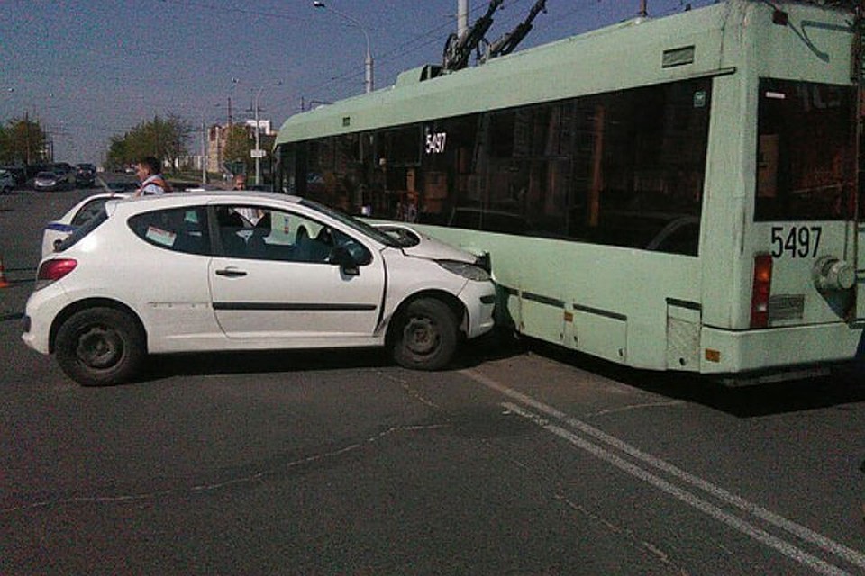 Фото ОГАИ Первомайского района Минска с сайта belta.by В Минске нетрезвый водитель легковушки протаранил авто и троллейбус