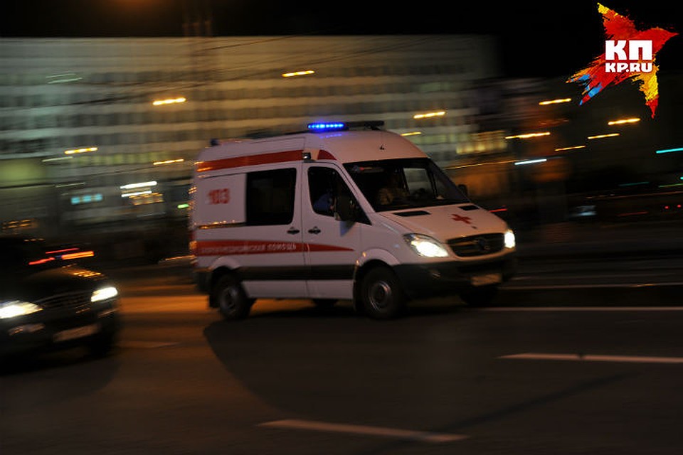 В одном из домов нашли тело 28-летнего местного жителя с ножевыми ранениями.