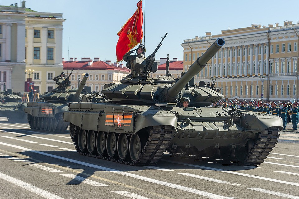 Возглавят парад танки