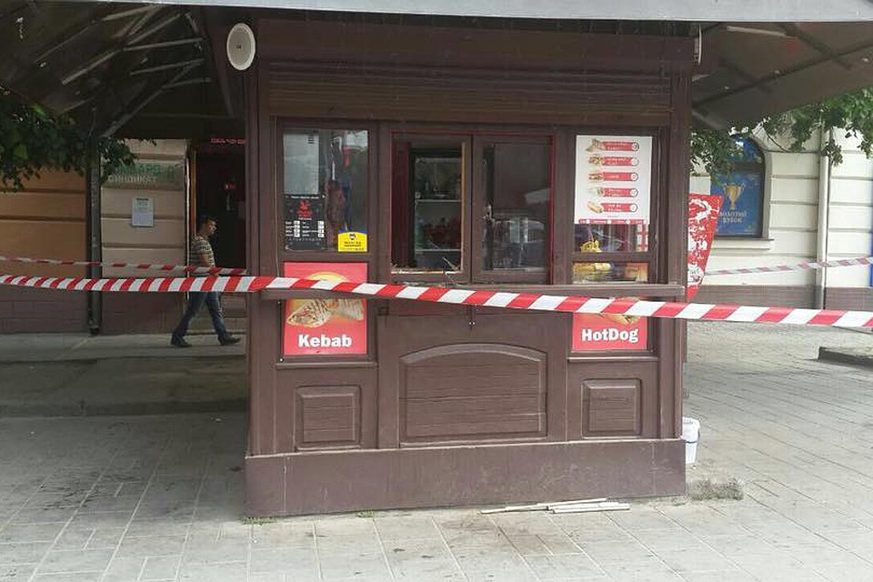 Взрыв прогремел в ларьке по продаже фастфуда. Фото: Головне управління Національної поліції у Львівській області