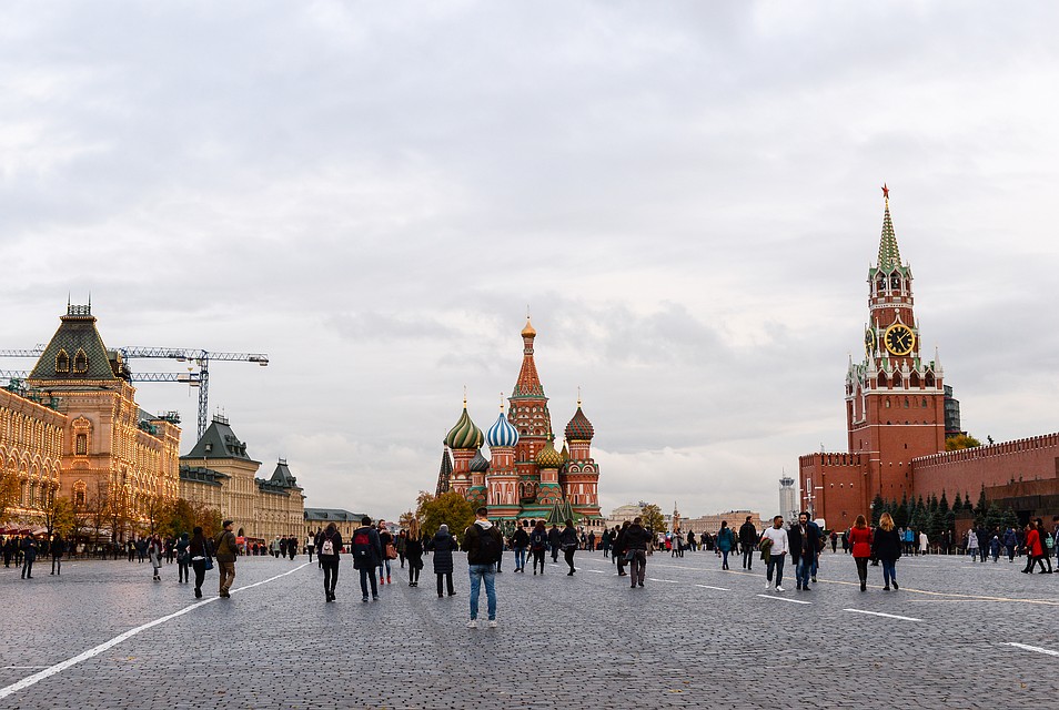 Московский Кремль перейдет на летний режим работы