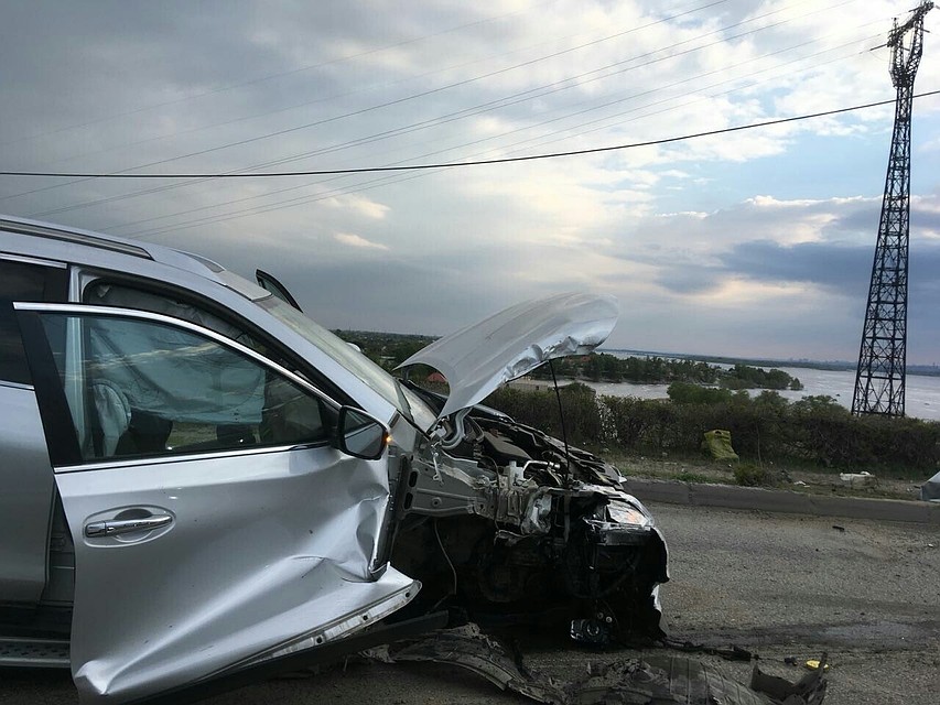 По предварительным данным, погибших и пострадавших в аварии нет. Фото: очевидцев