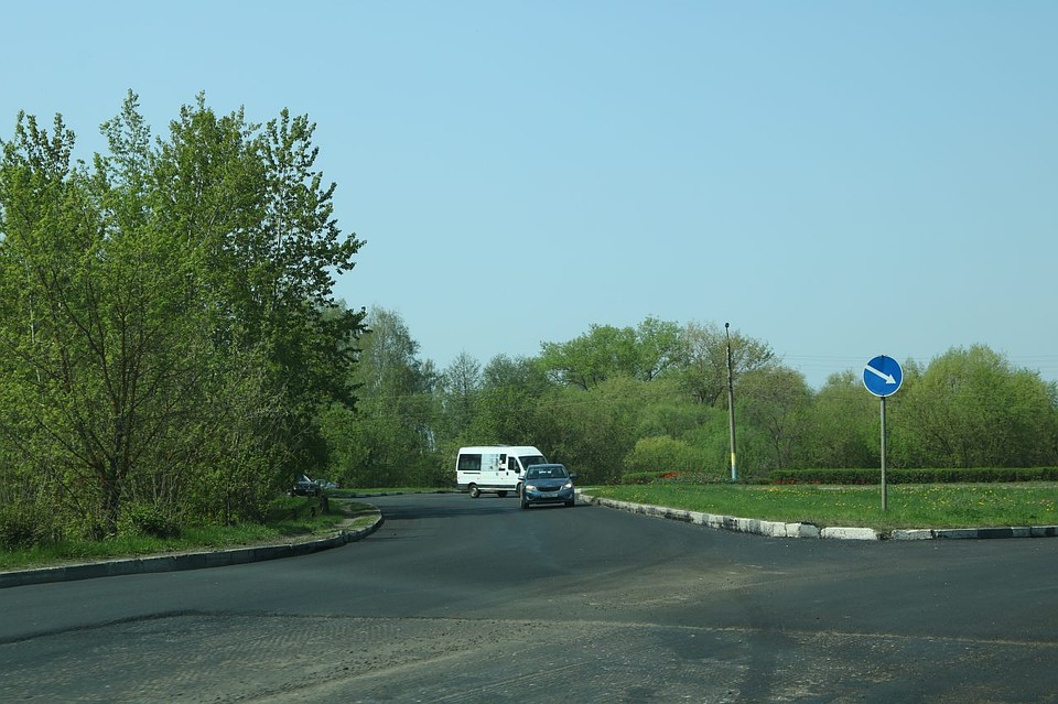 Здесь уже заасфальтировали проезжую часть.