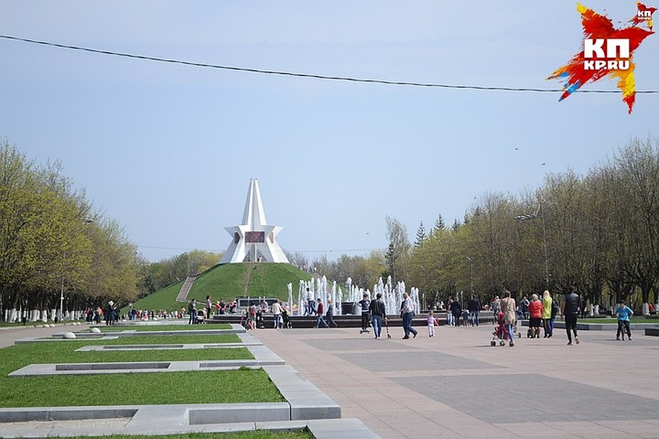 На городских улицах установили больше 20 тысяч светильников и протянули 790 километров линий электропередач.