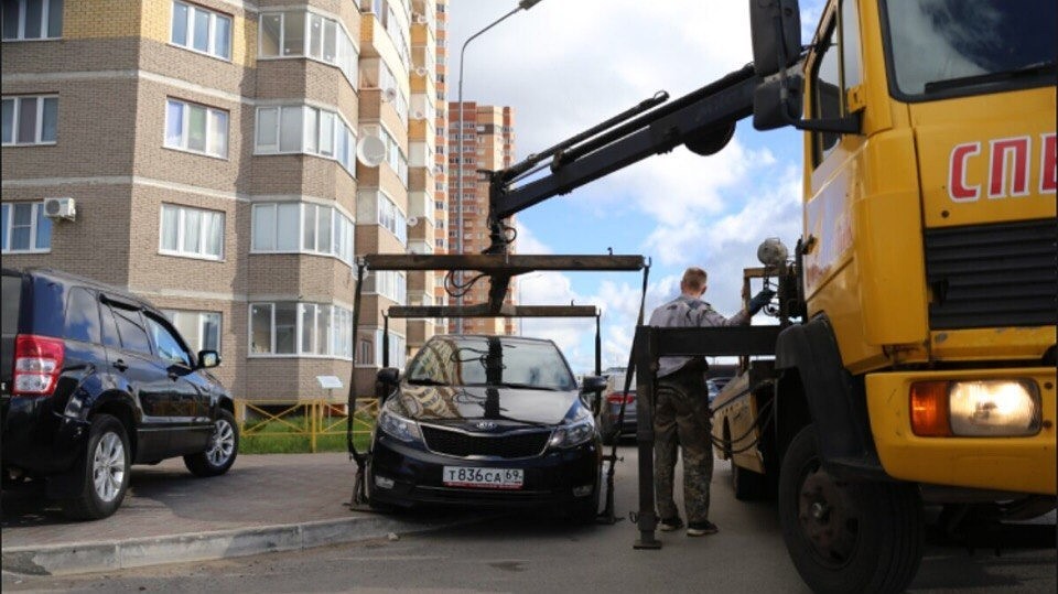 Было эвакуировано семь машин. Фото: УГИБДД России по Тверской области