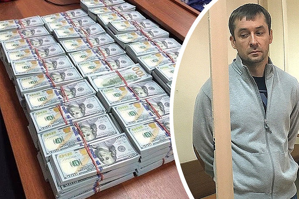 Для пересчета изъятых в ходе обыска у Захарченко денежных средств потребовалась ночь работы оперативников. ФОТО: Оперативная съемка, предоставлено kommersant.ru + Павел КЛОКОВ