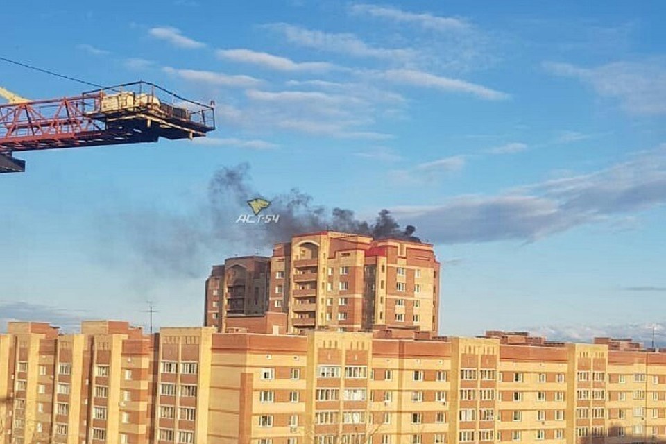 Пожар на крыше новостройки в Северо-Чемском жилмассиве произошел накануне.