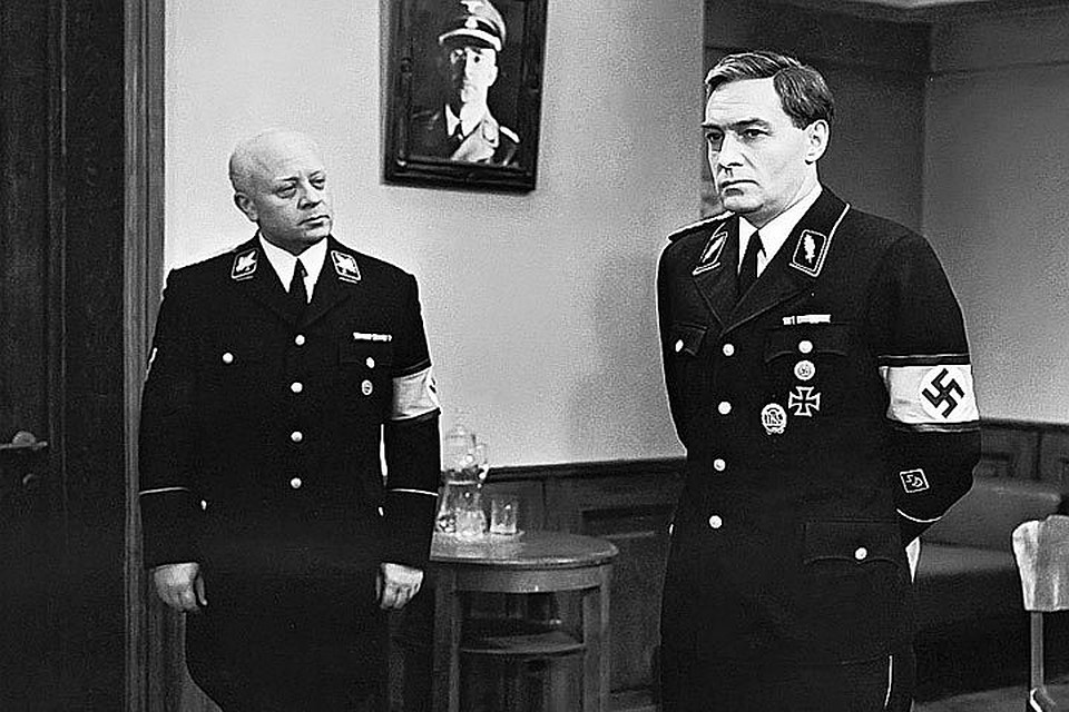 Для миллионов зрителей Штирлиц давно стал родным человеком. Фото: кадр из фильма "Семнадцать мгновений весны"