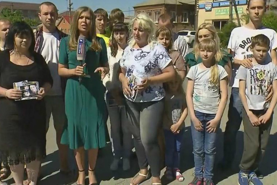Проблемы этих людей, судя по всему, будут решены уже в самое ближайшее время. Фото: скрин с трансляции Прямой линии.