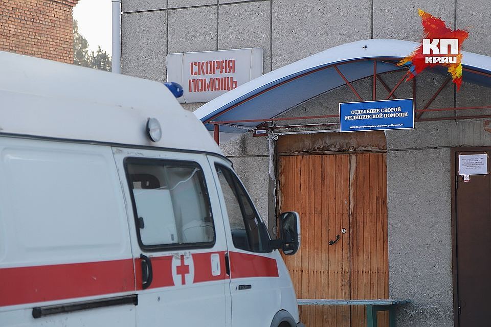 Медики говорят, что сначала года у них сильно упали зарплаты.
