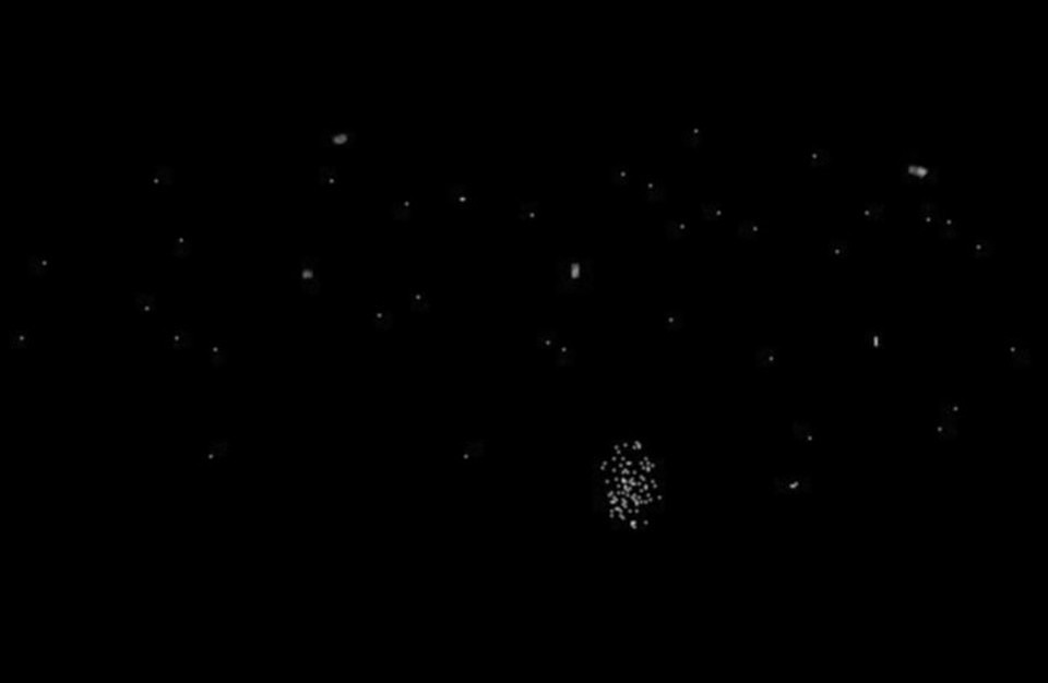 Жители предположили, что это "ребята из соседней галактики играли в чехарду". Фото: ВК "Ростов Главный - новости Ростова-на-Дону"