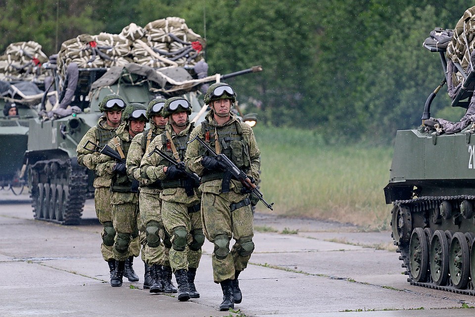 Псковских десантников не испугает марш в 60 километров.