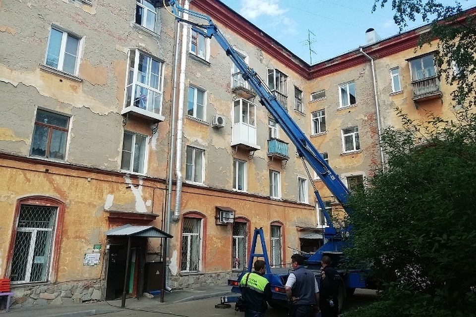 Жильцам 11-го подъезда треснувшего на Островского дома в Кемерове разрешили вернуться в свои квартиры