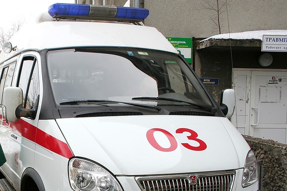 В аварии обошлось без жертв, хотя водителям двух автомобилей и одному из пассажиров понадобилась медицинская помощь