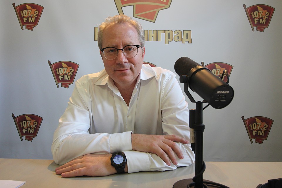Александр Рольбинов без пиджака