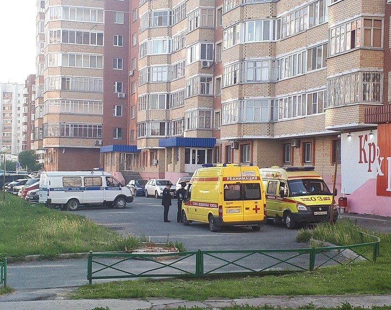 В Тюмени из окна выпала и погибла годовалая девочка. Фото группы "Типичная Тюмень" vk.com