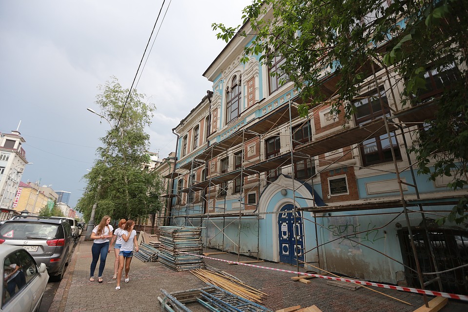 В какие цвета покрасить дома в центре Красноярска, решала комиссия из художников и архитекторов