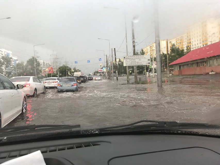 По прогнозам синоптиков, непогода будет властвовать в регионе до конца сегодняшнего дня