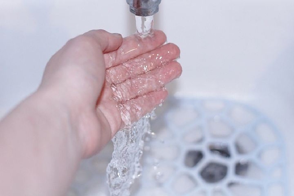 Власти обещают включить горячую воду 17 июля