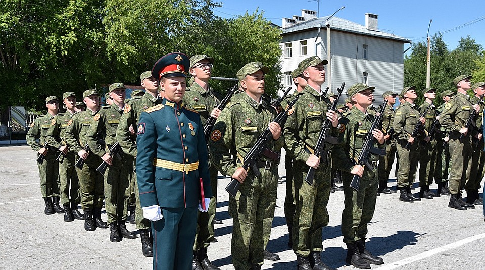 Будущие офицеры и солдаты запаса приняли присягу на Алтае