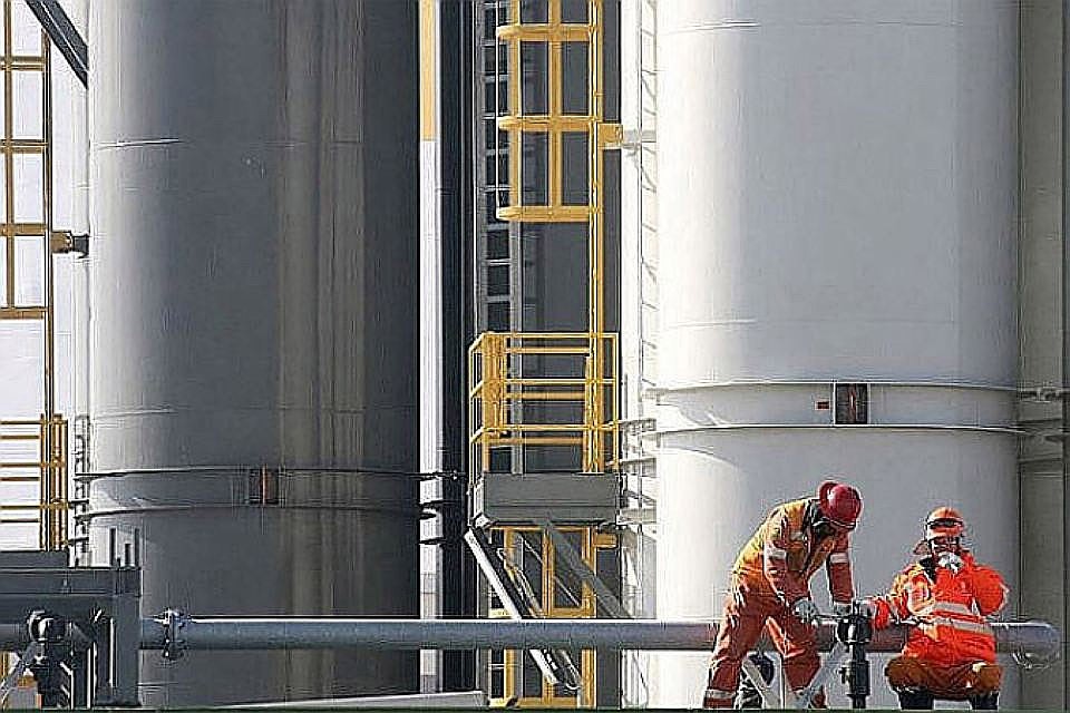 Норвежские нефтяники вышли на забастовку из-за размера оплаты труда. Фото: с сайта rus.azattyq.org