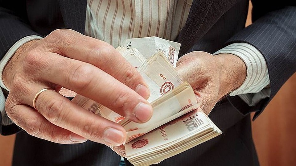 Из-за забывчивости кадровиков предприятие лишилось немалой суммы.