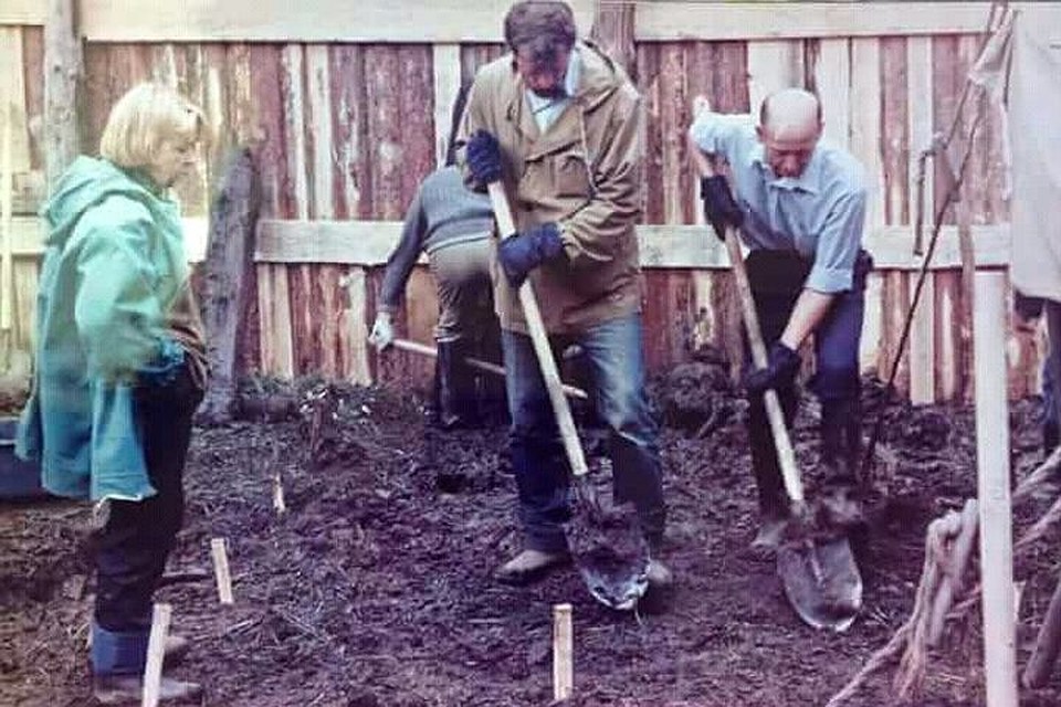 Лишь в 1991 году были организованы официальные раскопки на месте захоронения Романовых. Фото: Мемориал Романовых
