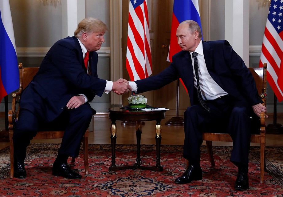 Президенты России и США Владимир Путин и Дональд Трамп на встрече в Хельсинки 16 июля 2018 года
