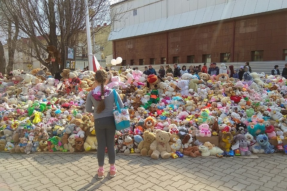 На сегодняшний день выплачено 324 миллиона рублей первоначально запланированных средств семьям 60 погибших и 54 пострадавшим