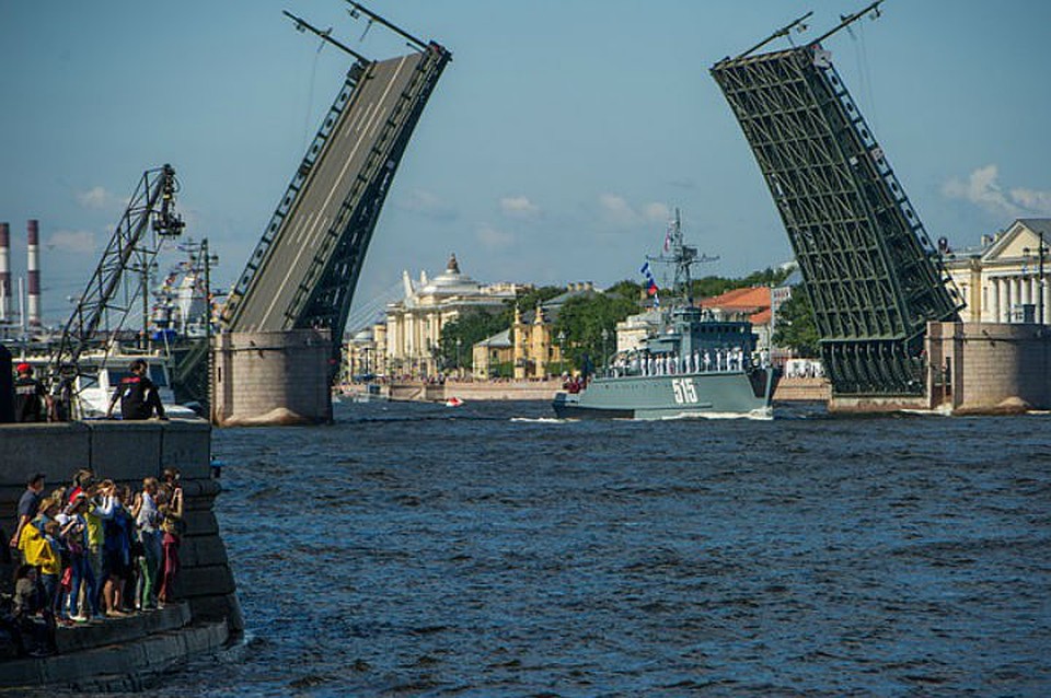 Расписание репетиции парада ВМФ 2018 в Санкт-Петербурге: где и когда можно будет посмотреть