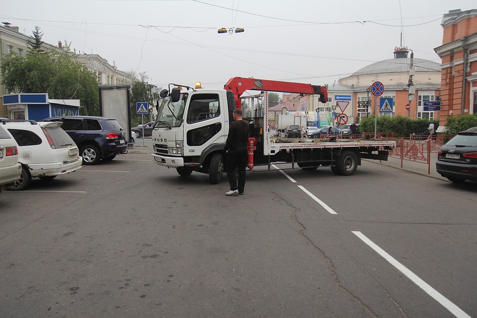 Две парковки автомобилей запретят в начале августа в Иркутске