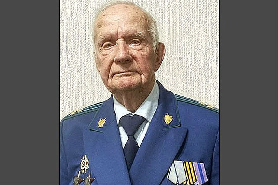 Михаилу Яковлевичу Ветошкину 93 года, он не только участвовал в этой битве, - форсировал Днепр, освобождал Украину, сражался в боях за Берлин. Фото: пресс-служба городской администрации