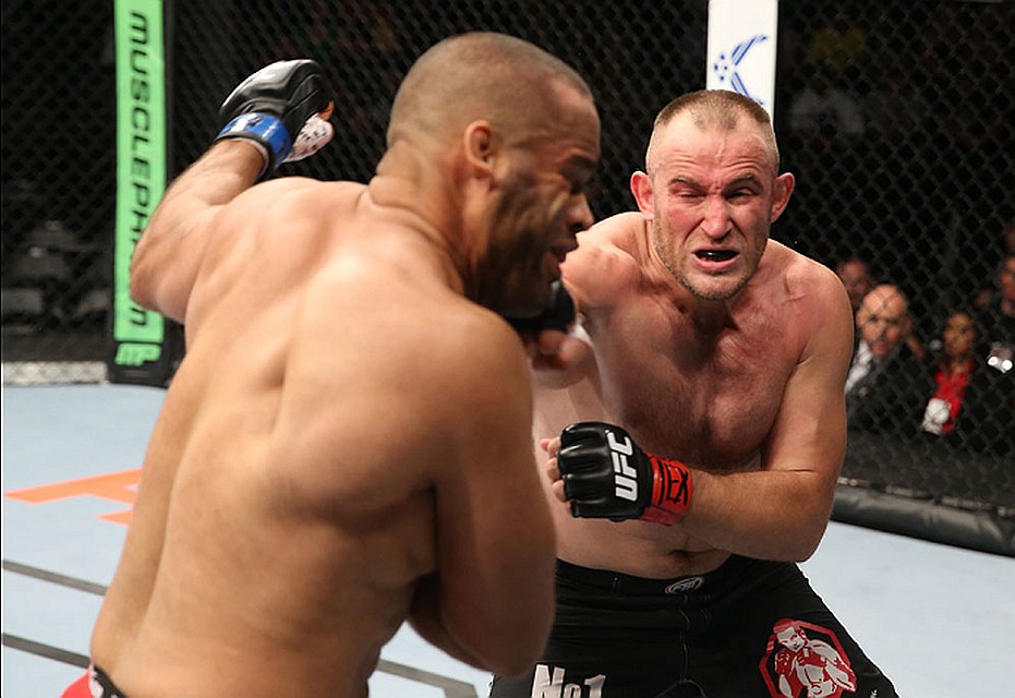 Алексей Олейник сразится с Марком Хантом. Фото: UFC.com