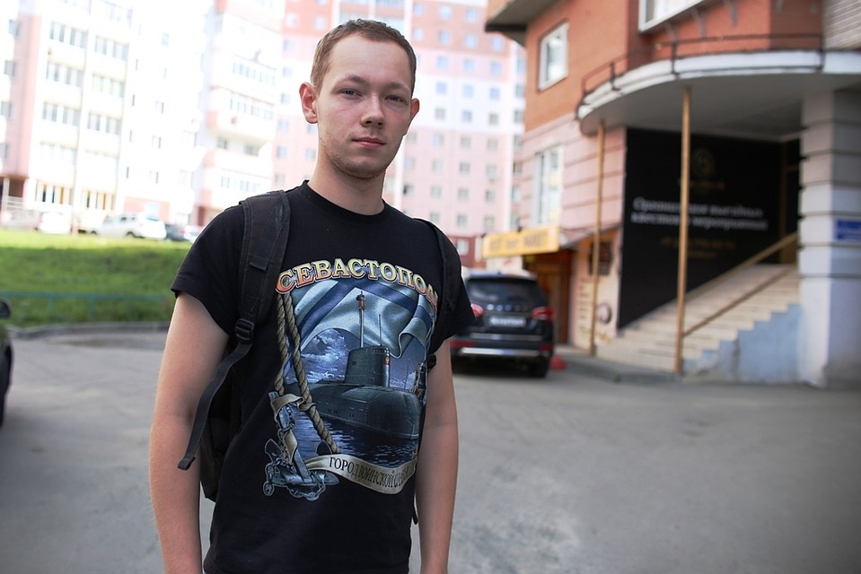 Сергей сейчас на каникулах в Челябинске.