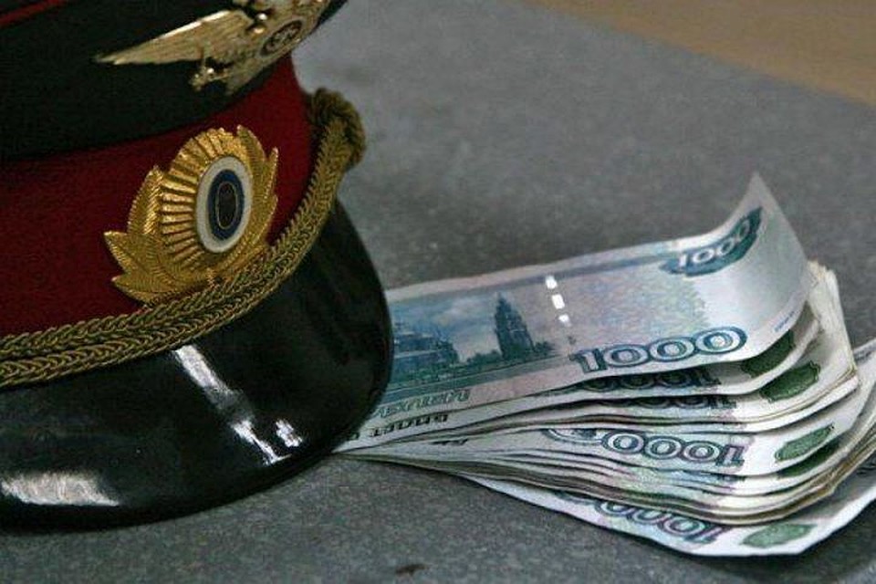 Правоохранители были задержаны по подозрению в коррупционных преступлениях