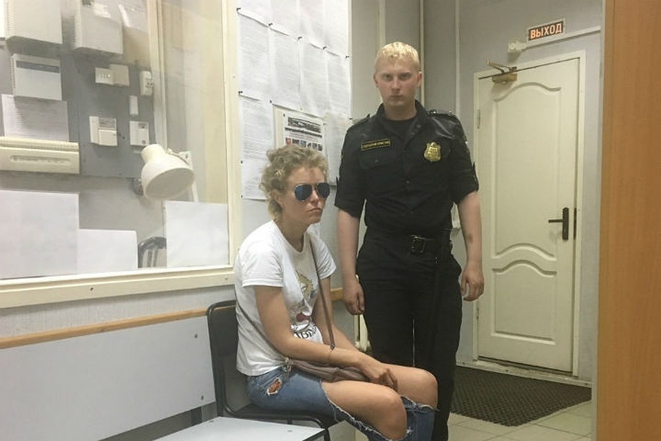 Женщина-стоматолог оказалась должна клиентам и собственному ребенку. Фото: УФССП по Ярославской области.