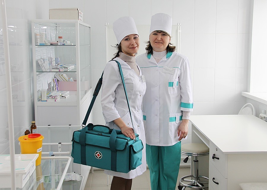 В глубинку Челябинской области едут молодые врачи.