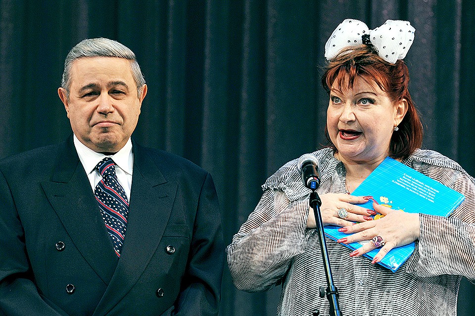 Евгений Петросян и Елена Степаненко в 2009 году. Фото ИТАР-ТАСС/Интерпресс/Владимир Бертов