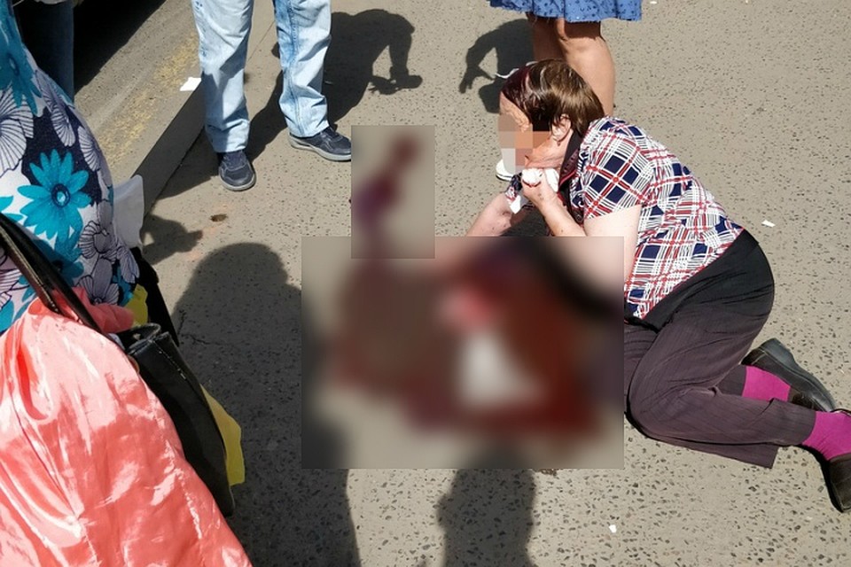 ЧП в Иркутске: женщине на голову с крыши упала опора перил. Фото: соцсети
