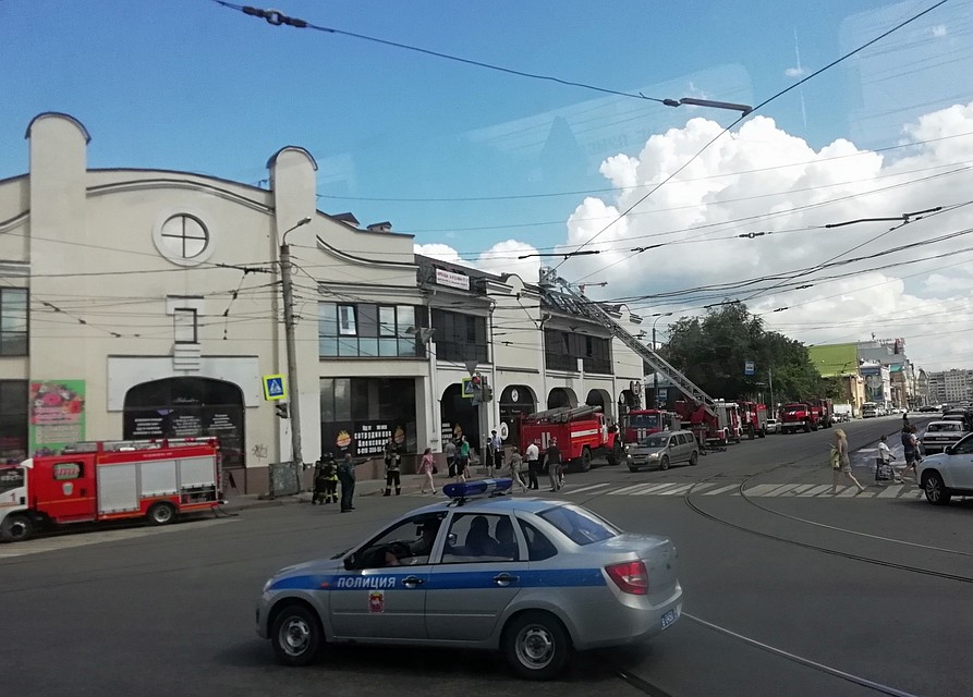 Пожар в здании Камерного театра случился в четверг, 9 августа. Фото: Екатерина Галкина