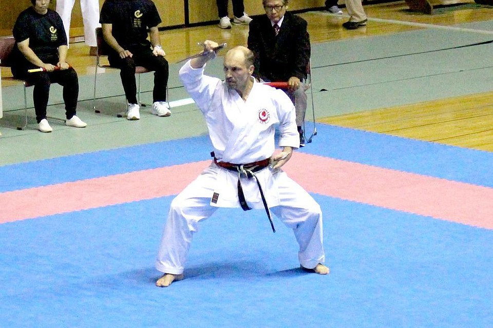 Мастер спорта по карате, золотой призер 1-го Международного турнира «Okinawa Karate Kobudo» Алексей Груздев. Фото: сайт Karate.ru