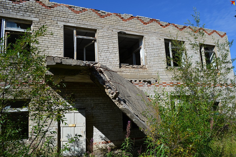 Здания медленно разрушаются