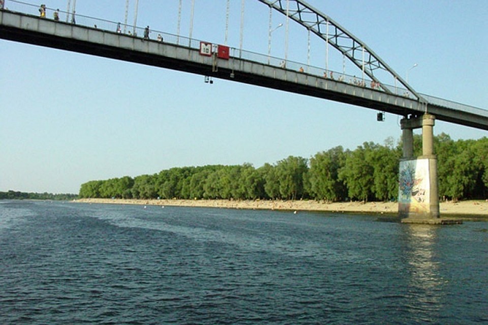 На замену аварийному мосту построят новый выше по реке. Фото: sb.by.