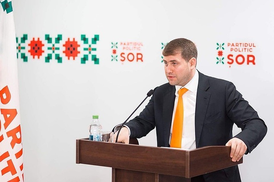 В тоже время Илан Шор требует от обоих политических лидеров прекратить давление на суд