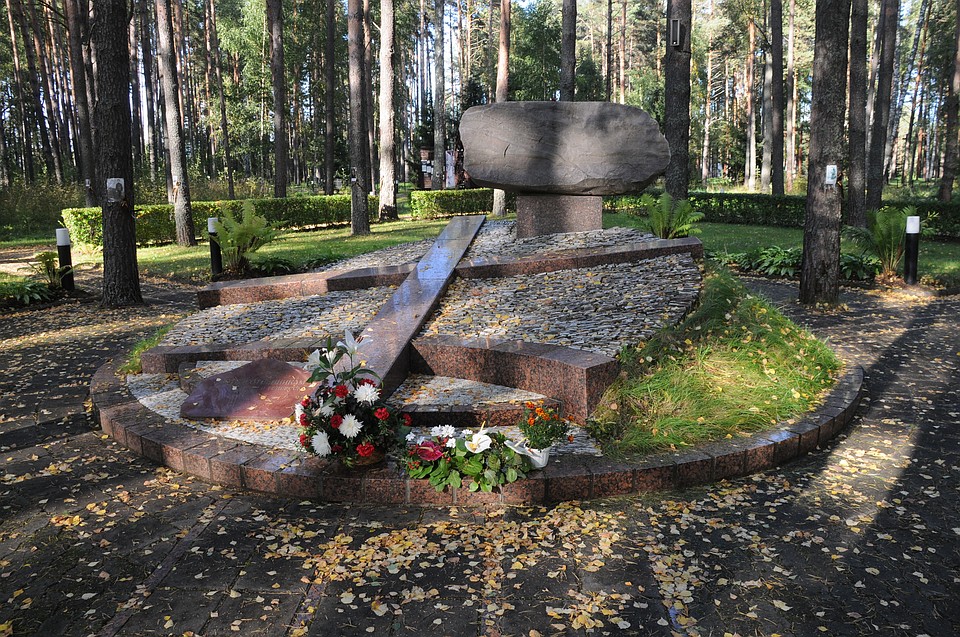 Мемориальный комплекс открыли 2 сентября 2000 года. Фото: с сайта mk-mednoe.ru