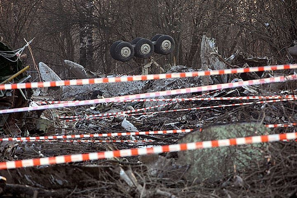 Польские следователи совместно с российскими коллегами осматривают обломки Ту-154 Качиньского
