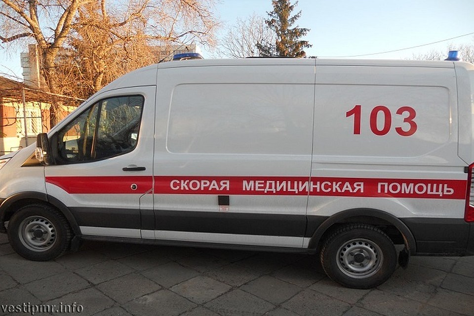 Школьницу на "скорой" доставили в больницу. (Фото: МВД Приднестровья).
