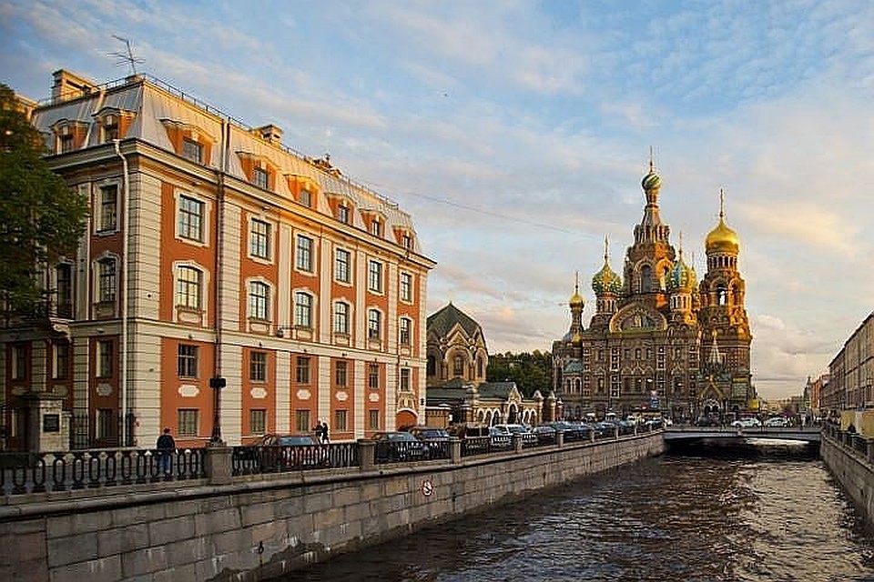 27 лет назад Ленинград стал Санкт-Петербургом.