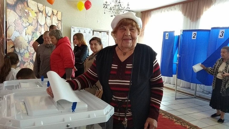 Таисья Яковлевна Яброва в девять утра пришла на избирательный участок